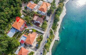 Amazing Apartment In Silo With House Sea View